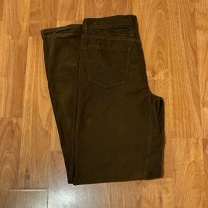 American Eagle Low-Rise Skater Jean (corduroy)